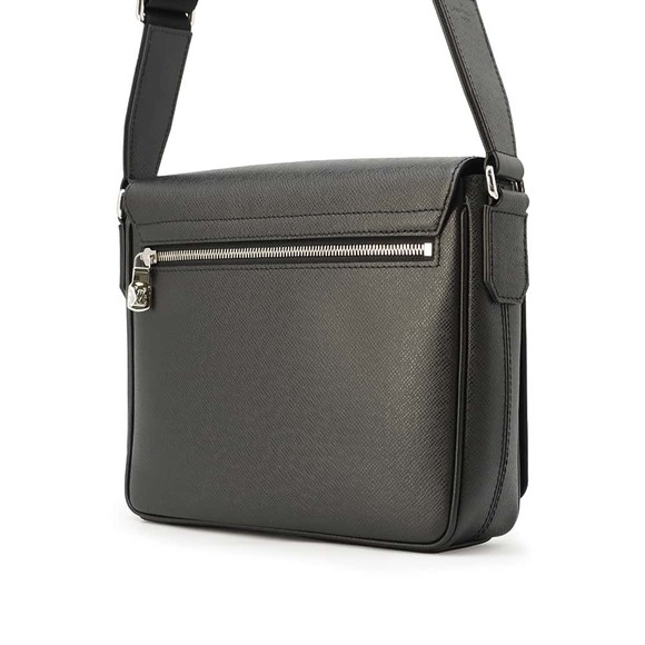 Louis Vuitton District PM Bag Taiga Black - Picture 2 of 6